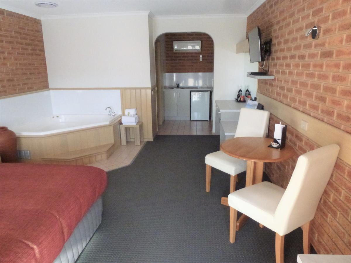 Colonial Motor Inn Bairnsdale Golden Chain Property Luaran gambar
